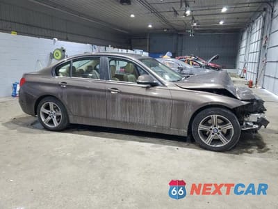 Czwarte zdjęcie samochodu z boku: 2014 BMW 320 I XDRIVE VIN:WBA3C3G50ENR25764 - miniatura
