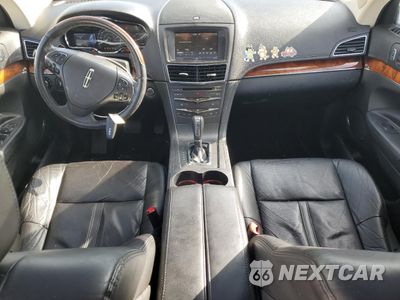 Zdjęcie 8 z 13 samochodu: 2014 LINCOLN MKT VIN:2LMHJ5AT4EBL58245 - miniatura