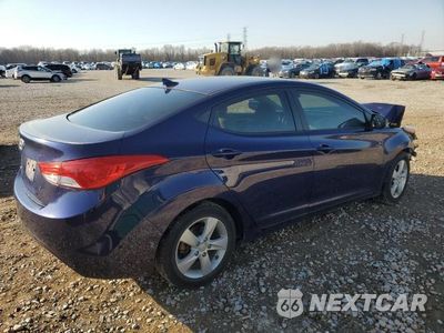 Trzecie zdjęcie samochodu z tyłu: 2013 HYUNDAI ELANTRA GLS VIN:5NPDH4AE9DH448676 - miniatura