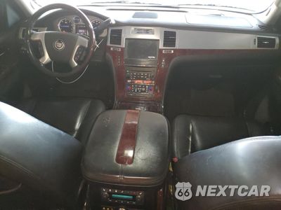 Zdjęcie 8 z 15 samochodu: 2011 CADILLAC ESCALADE VIN:1GYS4AEF1BR380734 - miniatura