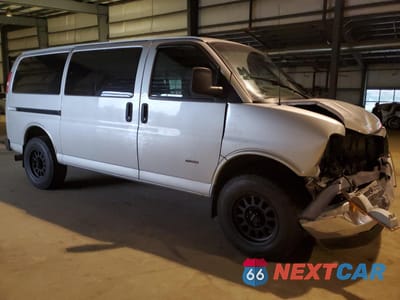 Czwarte zdjęcie samochodu z boku: 2015 GMC SAVANA G3500 LT VIN:1GJZ7YFL4F1257404 - miniatura