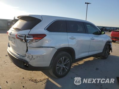 Trzecie zdjęcie samochodu z tyłu: 2019 TOYOTA HIGHLANDER LE VIN:5TDZARFH9KS045542 - miniatura