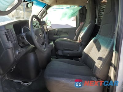 Zdjęcie 7 z 14 samochodu: 2018 GMC SAVANA G2500 VIN:1GTW7AFG6J1911445 - miniatura