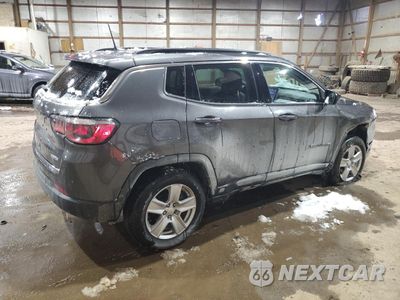 Trzecie zdjęcie samochodu z tyłu: 2022 JEEP COMPASS LATITUDE VIN:3C4NJDBBXNT216084 - miniatura