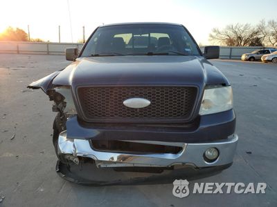 Piąte zdjęcie samochodu w środku: 2006 FORD F150 VIN:1FTRX12W46NA67240 - miniatura