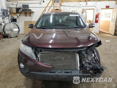Piąte zdjęcie samochodu w środku: 2012 KIA SORENTO EX VIN:5XYKUDA2XCG229742 - miniatura