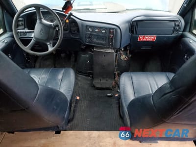 Zdjęcie 8 z 15 samochodu: 2002 CHEVROLET ASTRO VIN:1GCDL19X72B149026 - miniatura