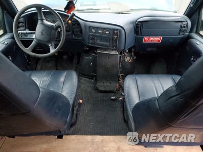 Zdjęcie 8 z 15 samochodu: 2002 CHEVROLET ASTRO VIN:1GCDL19X72B149026 - miniatura