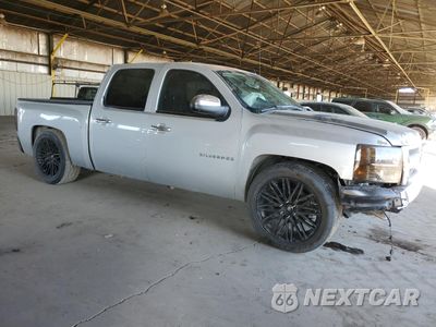 Czwarte zdjęcie samochodu z boku: 2013 CHEVROLET SILVERADO C1500 LT VIN:3GCPCSE02DG180108 - miniatura