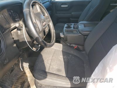 Zdjęcie 7 z 16 samochodu: 2021 GMC SIERRA K1500 VIN:1GTR9AEH3MZ300571 - miniatura
