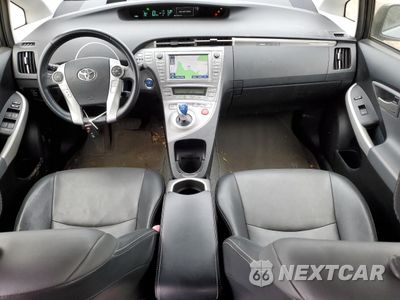 Zdjęcie 8 z 14 samochodu: 2012 TOYOTA PRIUS PLUG-IN VIN:JTDKN3DP4C3022802 - miniatura