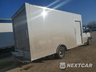 Trzecie zdjęcie samochodu z tyłu: 2023 CHEVROLET EXPRESS G4500 VIN:1HA6GVF70PN010253 - miniatura
