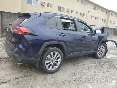 Trzecie zdjęcie samochodu z tyłu: 2024 TOYOTA RAV4 XLE PREMIUM VIN:2T3C1RFV4RW315703 - miniatura