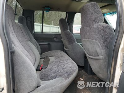 Zdjęcie 10 z 15 samochodu: 2002 GMC SONOMA VIN:1GTDT13W22K197422 - miniatura