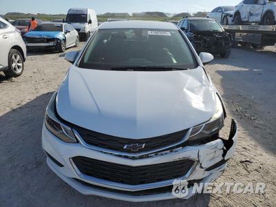 Piąte zdjęcie samochodu w środku: 2018 CHEVROLET CRUZE LT VIN:1G1BE5SM0J7173445 - miniatura