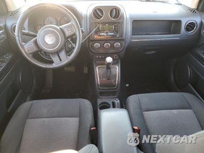 Zdjęcie 8 z 15 samochodu: 2012 JEEP COMPASS LATITUDE VIN:1C4NJDEB4CD598742 - miniatura