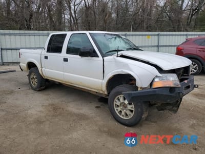 Czwarte zdjęcie samochodu z boku: 2002 GMC SONOMA VIN:1GTDT13W22K197422 - miniatura