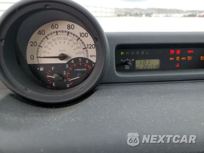 Zdjęcie 9 z 14 samochodu: 2005 TOYOTA SCION XB VIN:JTLKT324X50178625 - miniatura