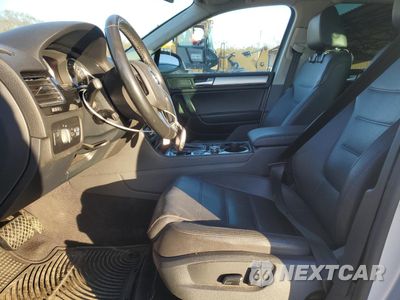 Zdjęcie 7 z 15 samochodu: 2012 VOLKSWAGEN TOUAREG V6 TDI VIN:WVGEK9BP2CD012187 - miniatura