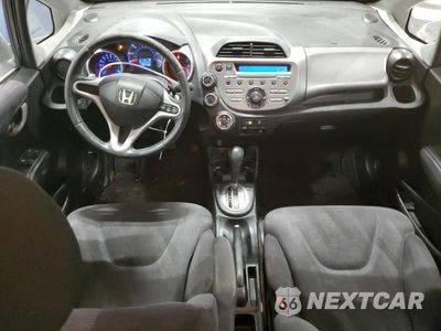 Zdjęcie 8 z 12 samochodu: 2011 HONDA FIT VIN:JHMGE8H53BS010574 - miniatura