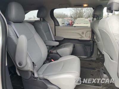 Zdjęcie 12 z 16 samochodu: 2021 TOYOTA SIENNA XLE VIN:5TDJSKFC9MS019242 - miniatura