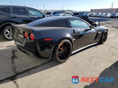 Trzecie zdjęcie samochodu z tyłu: 2011 CHEVROLET CORVETTE GRAND SPORT VIN:1G1YV2DW0B5108759 - miniatura