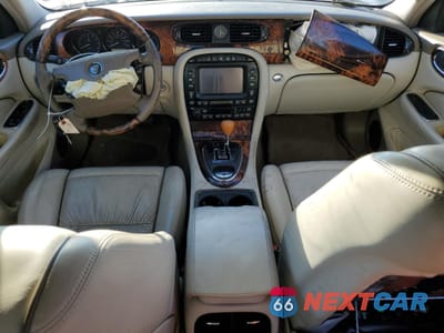 Zdjęcie 8 z 13 samochodu: 2004 JAGUAR VANDENPLAS VIN:SAJEA74C54SG09079 - miniatura