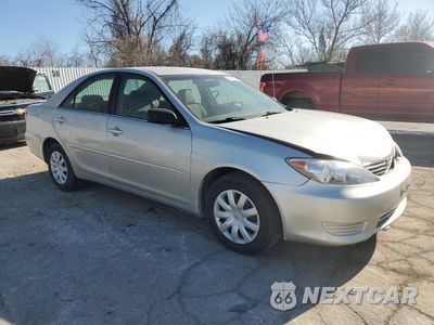 Czwarte zdjęcie samochodu z boku: 2005 TOYOTA CAMRY LE VIN:4T1BE32K05U994249 - miniatura