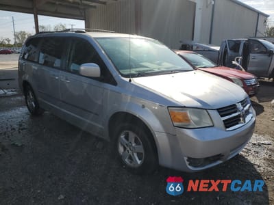 Czwarte zdjęcie samochodu z boku: 2010 DODGE GRAND CARAVAN SXT VIN:2D4RN5D15AR458832 - miniatura