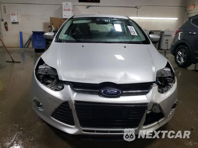 Piąte zdjęcie samochodu w środku: 2012 FORD FOCUS SE VIN:1FAHP3K21CL338546 - miniatura