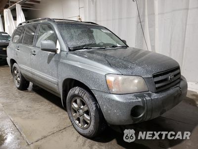 Czwarte zdjęcie samochodu z boku: 2005 TOYOTA HIGHLANDER LIMITED VIN:JTEGP21A750071244 - miniatura