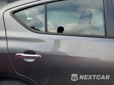 Zdjęcie 10 z 12 samochodu: 2017 NISSAN VERSA S VIN:3N1CN7AP6HL876821 - miniatura