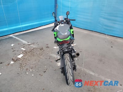 Czwarte zdjęcie samochodu z boku: 2019 KAWASAKI EX400 VIN:JKAEXKG14KDA29599 - miniatura