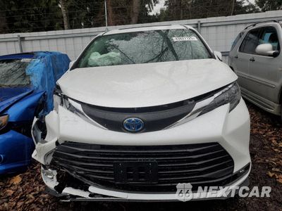 Piąte zdjęcie samochodu w środku: 2025 TOYOTA SIENNA XLE VIN:5TDJSKFC3SS166525 - miniatura