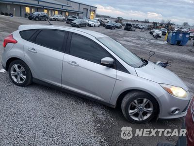 Czwarte zdjęcie samochodu z boku: 2014 FORD FOCUS SE VIN:1FADP3K27EL157355 - miniatura