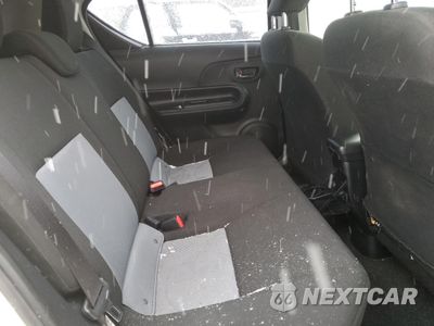 Zdjęcie 12 z 16 samochodu: 2018 TOYOTA PRIUS C VIN:JTDKDTB37J1613508 - miniatura