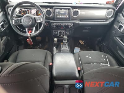 Zdjęcie 8 z 13 samochodu: 2018 JEEP WRANGLER UNLIMITED SAHARA VIN:1C4HJXEGXJW260824 - miniatura