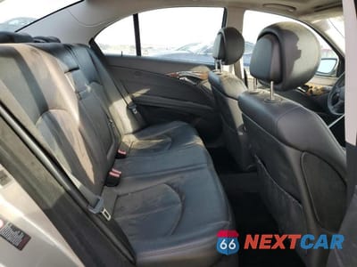 Zdjęcie 10 z 12 samochodu: 2007 MERCEDES-BENZ E 350 VIN:WDBUF56X37A992235 - miniatura