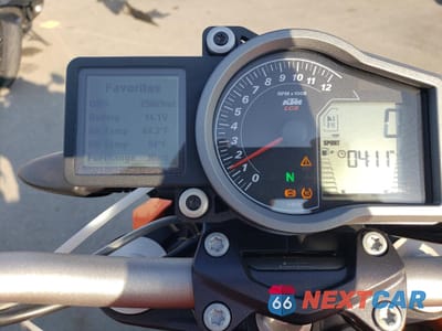 Zdjęcie 7 z 9 samochodu: 2015 KTM 1290 SUPER DUKE R VIN:VBKV39402FM917758 - miniatura