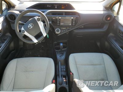 Zdjęcie 8 z 12 samochodu: 2015 TOYOTA PRIUS C VIN:JTDKDTB3XF1108389 - miniatura