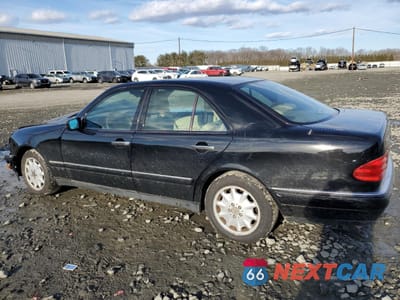 Drugie zdjęcie samochodu z przodu: 1996 MERCEDES-BENZ E 320 VIN:WDBJF55F6TJ018805 - miniatura