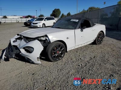 2017 FIAT 124 SPIDER CLASSICA JC1NFAEK8H0113742 - główne zdjęcie licytacji z USA - miniatura