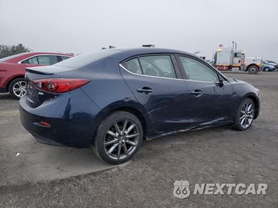 Trzecie zdjęcie samochodu z tyłu: 2018 MAZDA 3 TOURING VIN:3MZBN1V38JM199832 - miniatura