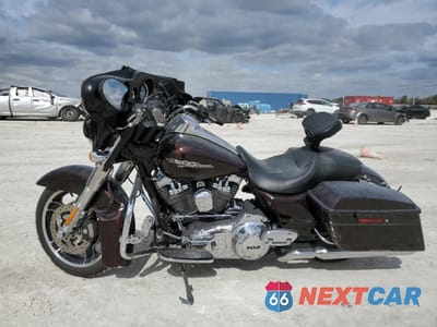Trzecie zdjęcie samochodu z tyłu: 2011 HARLEY-DAVIDSON FLHX VIN:1HD1KBM12BB613577 - miniatura
