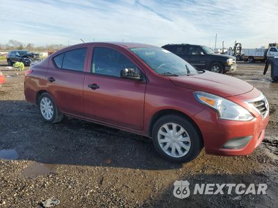 Czwarte zdjęcie samochodu z boku: 2019 NISSAN VERSA S VIN:3N1CN7AP5KL802300 - miniatura