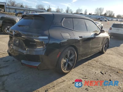 Trzecie zdjęcie samochodu z tyłu: 2022 BMW IX XDRIVE50 VIN:WB523CF09NCJ71369 - miniatura