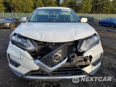 Piąte zdjęcie samochodu w środku: 2017 NISSAN ROGUE S VIN:KNMAT2MT5HP581641 - miniatura