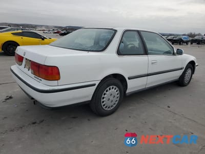 Trzecie zdjęcie samochodu z tyłu: 1992 HONDA ACCORD LX VIN:1HGCB7257NA062569 - miniatura