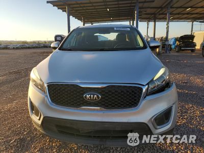 Piąte zdjęcie samochodu w środku: 2016 KIA SORENTO LX VIN:5XYPG4A32GG164140 - miniatura