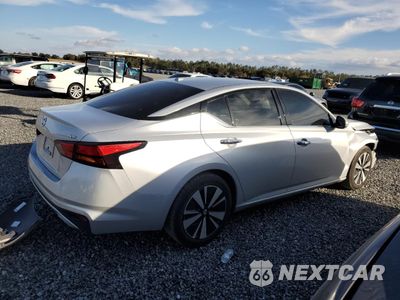 Trzecie zdjęcie samochodu z tyłu: 2020 NISSAN ALTIMA SV VIN:1N4BL4DV8LC123311 - miniatura
